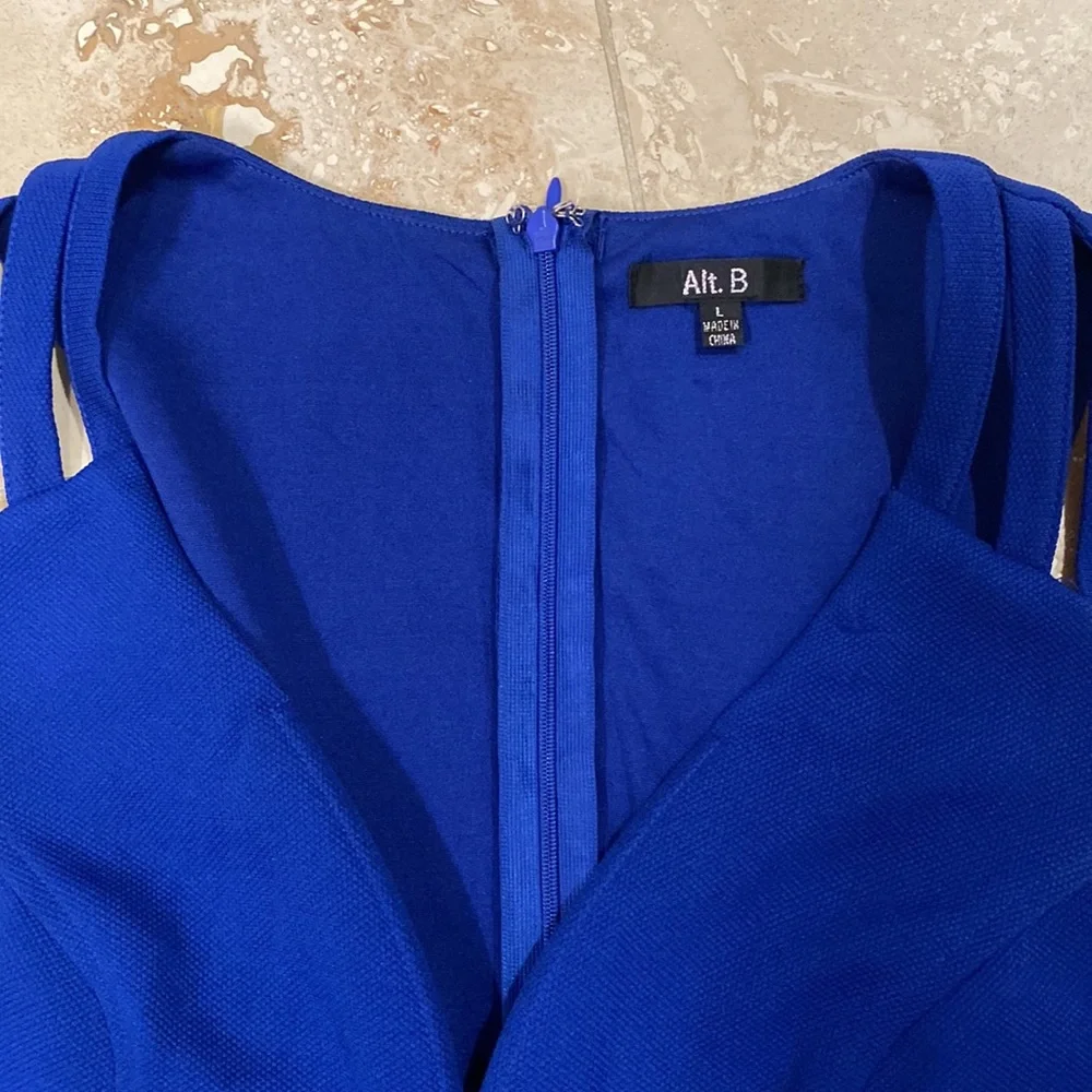 Alt. B DRESS - Picture 5 of 5